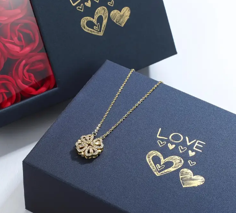 Elegant Four-Leaf Clover Foldable and Expandable Necklace