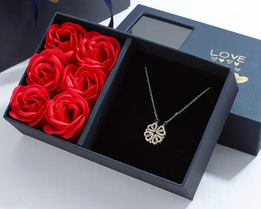 Elegant Four-Leaf Clover Foldable and Expandable Necklace